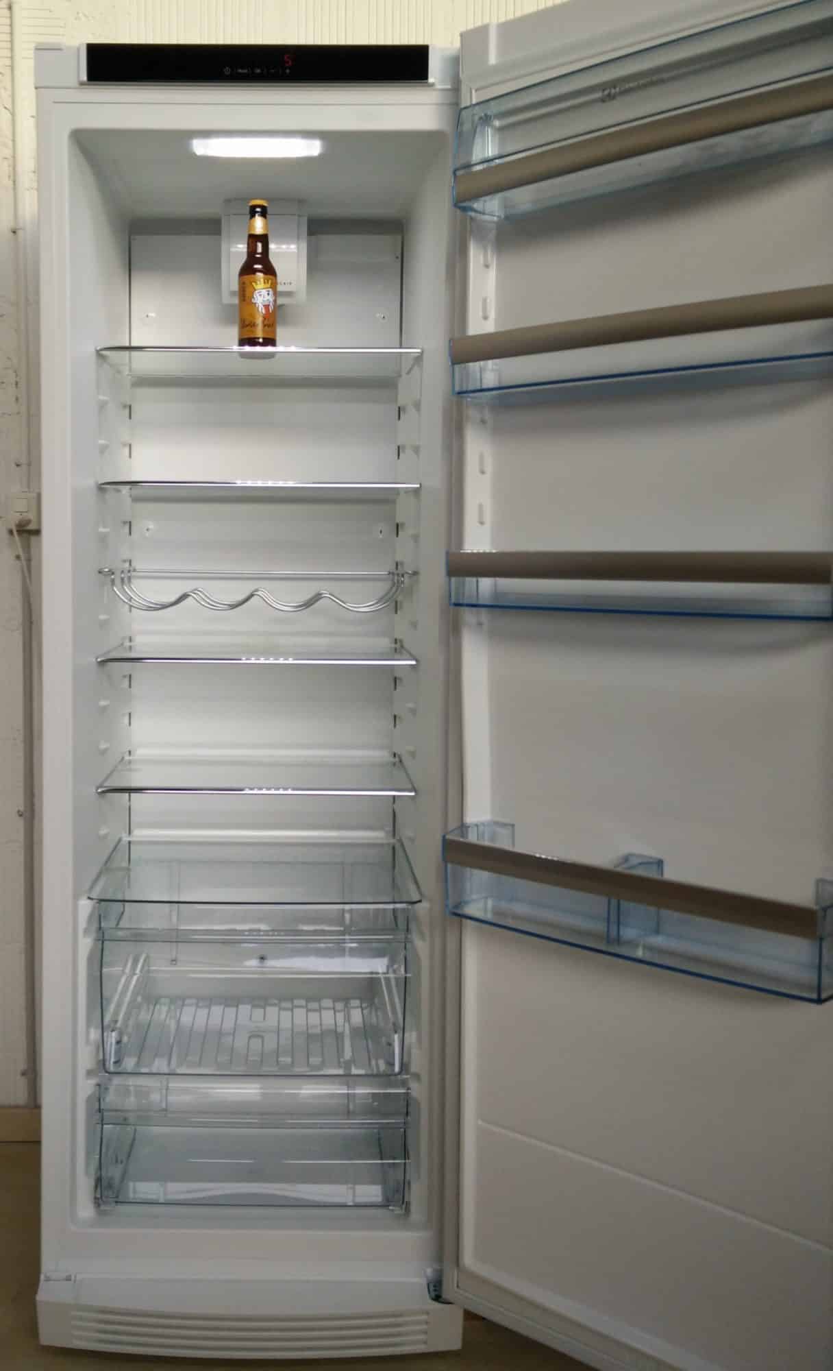Karatekai Basel - …psst! Der neue Kühlschrank ist da.