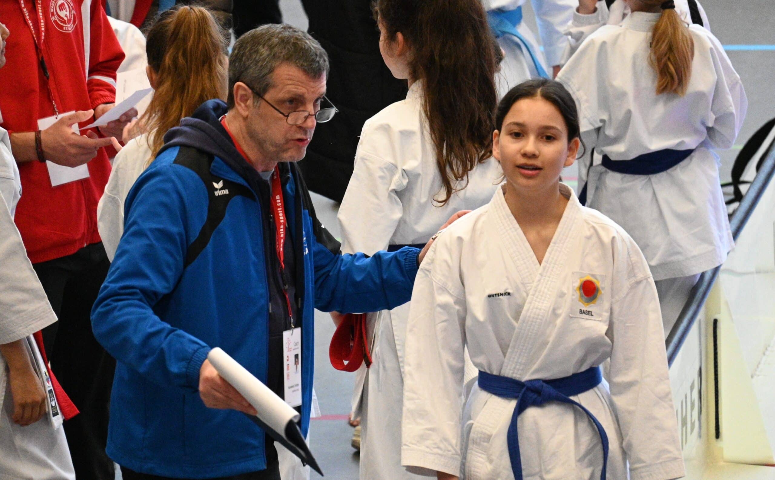 Karatekai Basel - Melia Heizmann und Florina Ibriqi erreichen Rang 5