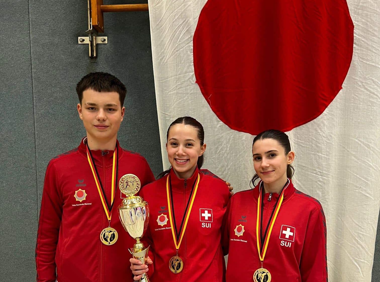 Karatekai Basel - 4 Medaillen am JKA CUp in Bottrop